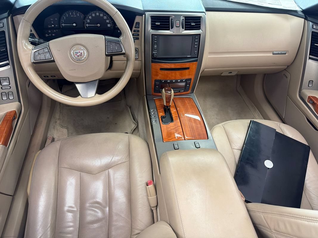 Used 2008 Cadillac XLR RWD image 15