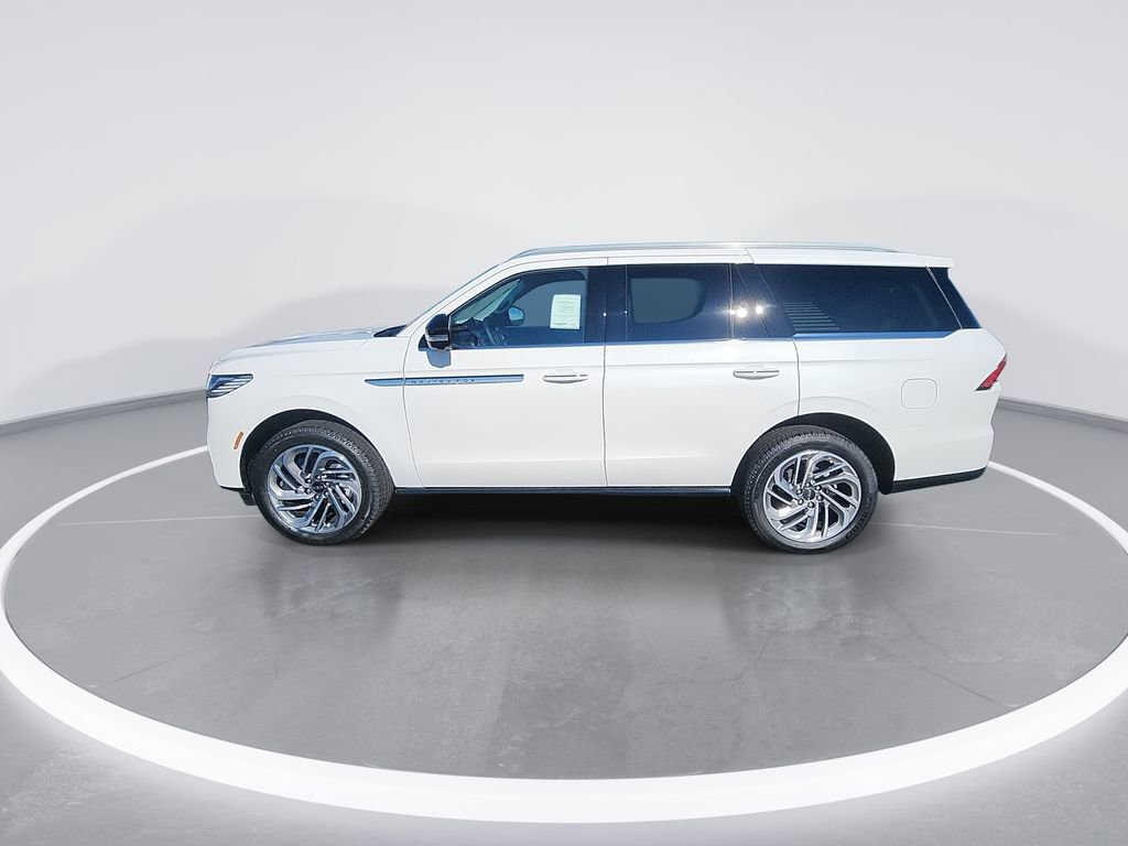 New 2025 Lincoln Navigator Reserve AWD/4WD image 5