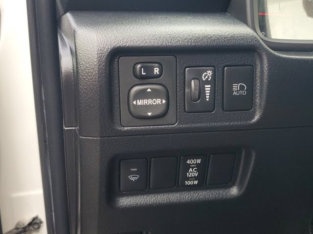 Used 2020 Toyota 4Runner SR5 Premium w/ Moonroof Package AWD/4WD image 18