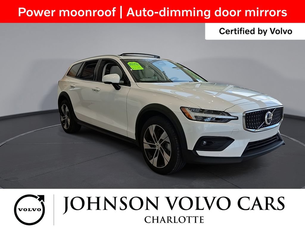 Certified 2025 Volvo V60 B5 Cross Country Plus AWD/4WD image 5