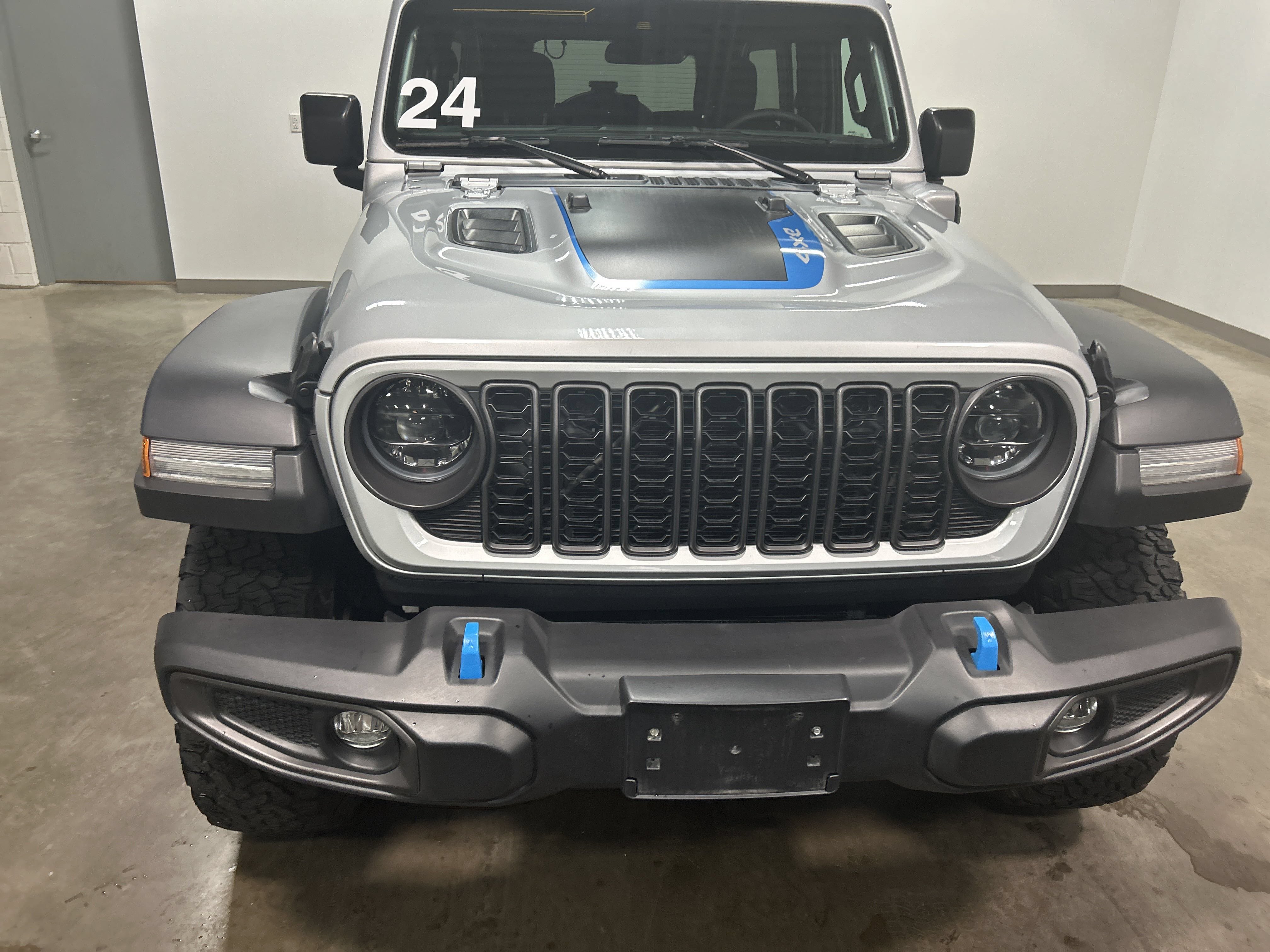 Used 2024 Jeep Wrangler Unlimited Rubicon 4xe AWD/4WD image 35