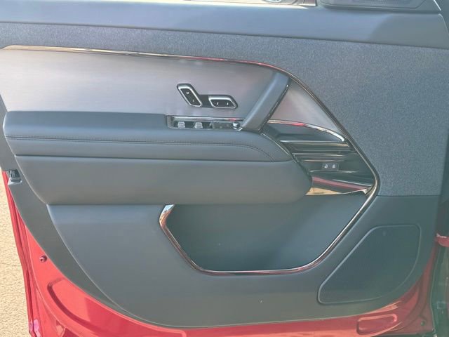 Used 2025 Land Rover Range Rover Sport Dynamic SE image 12