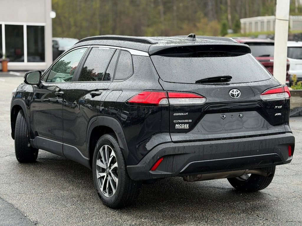 Used 2025 Toyota Corolla Cross XLE AWD/4WD image 3