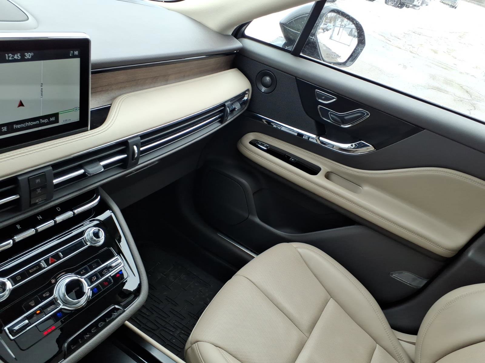 Certified 2022 Lincoln Corsair Reserve w/ Equipment Group 201A image 22