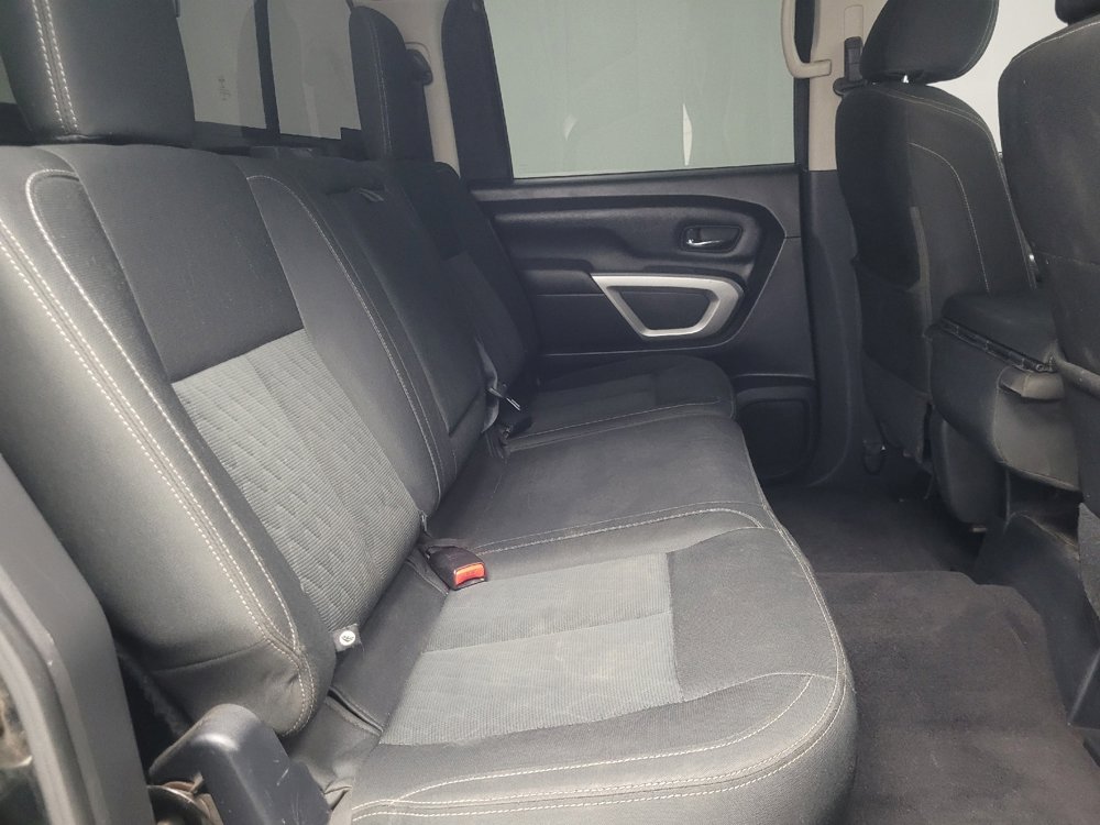 Used 2017 Nissan Titan SV image 19