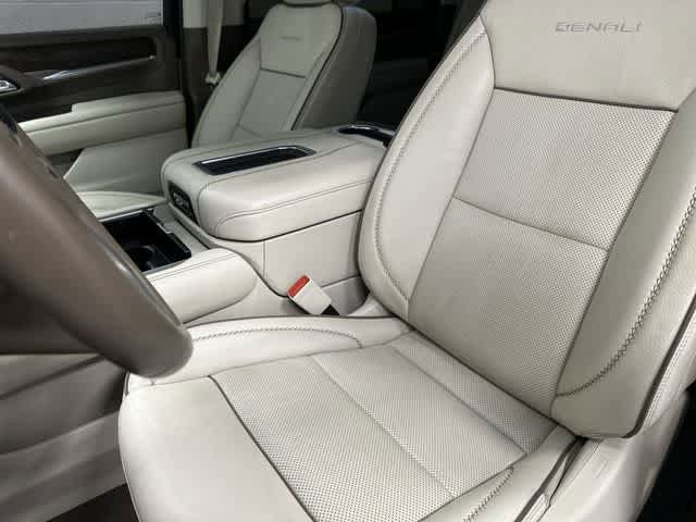Used 2021 GMC Yukon XL Denali w/ Denali Premium Package RWD image 10