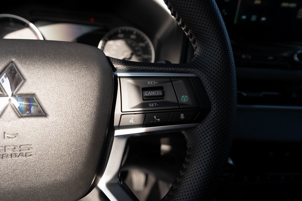 New 2026 Mitsubishi Outlander LE AWD/4WD image 26