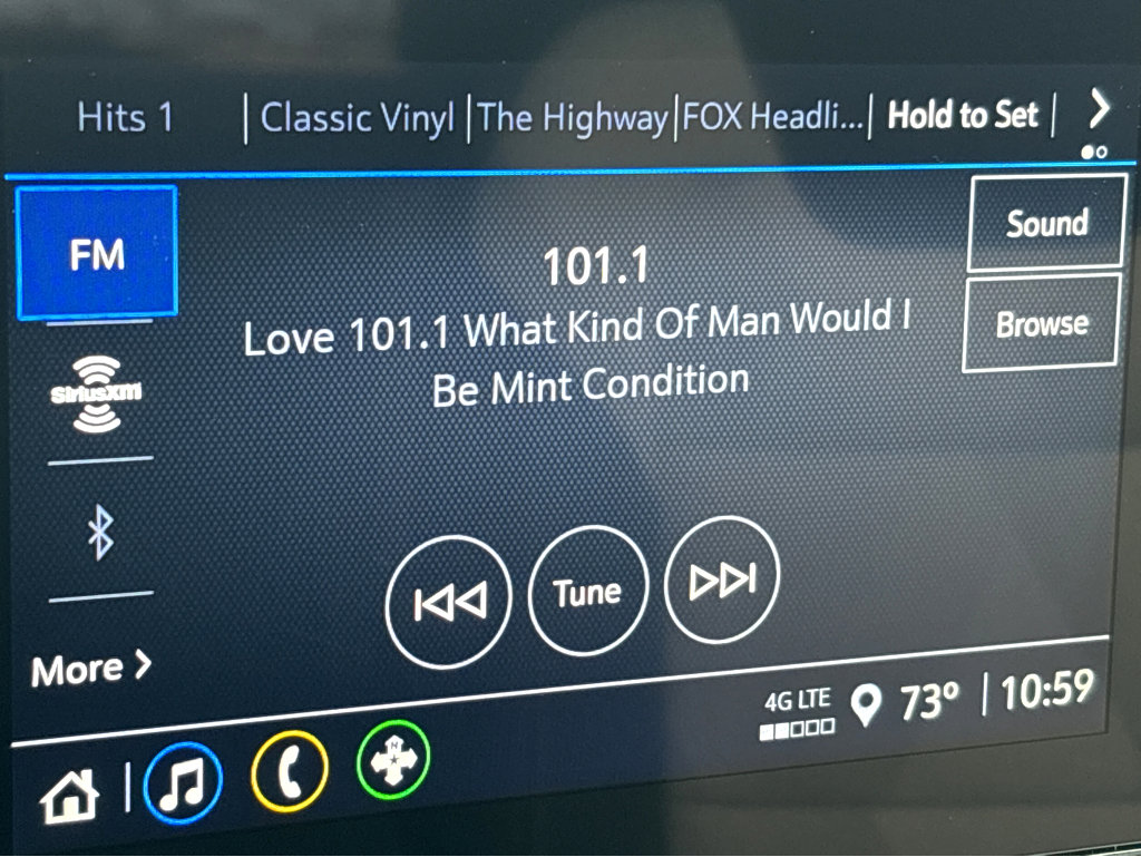 Used 2026 Chevrolet Trax RS w/ Sunroof Package image 5