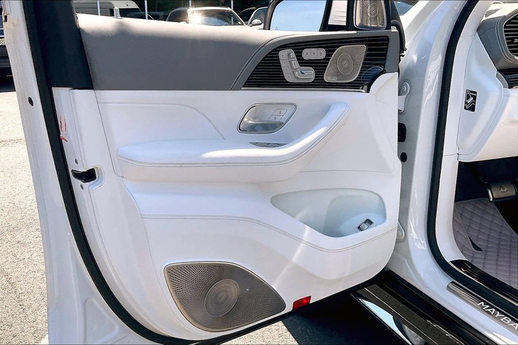 Certified 2025 Mercedes-Benz Maybach GLS 600 4MATIC image 15