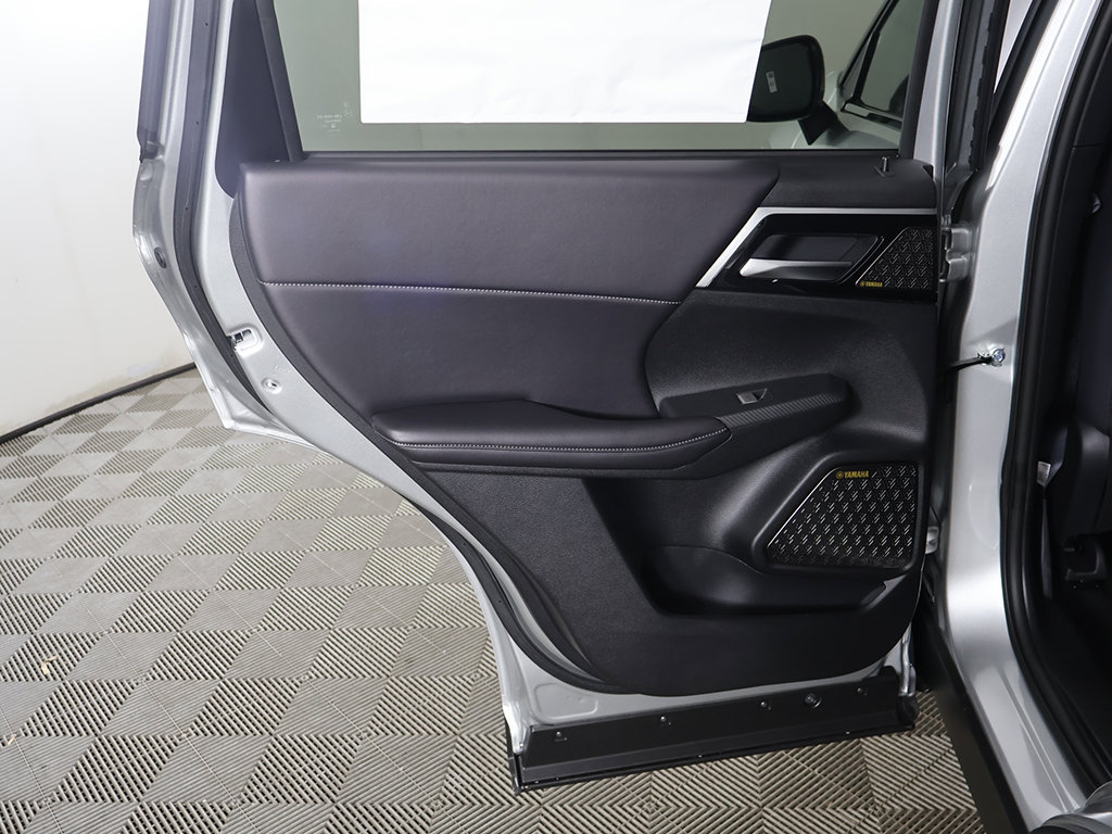 New 2026 Mitsubishi Outlander SE FWD image 28