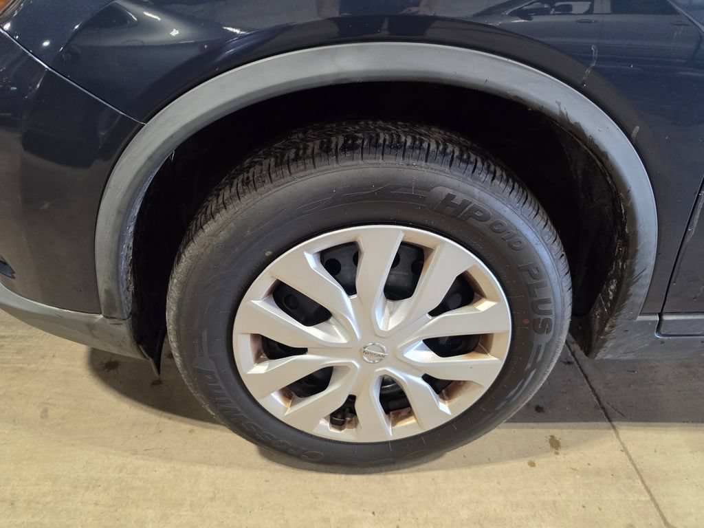 Used 2016 Nissan Rogue S w/ Appearance Package AWD/4WD image 3