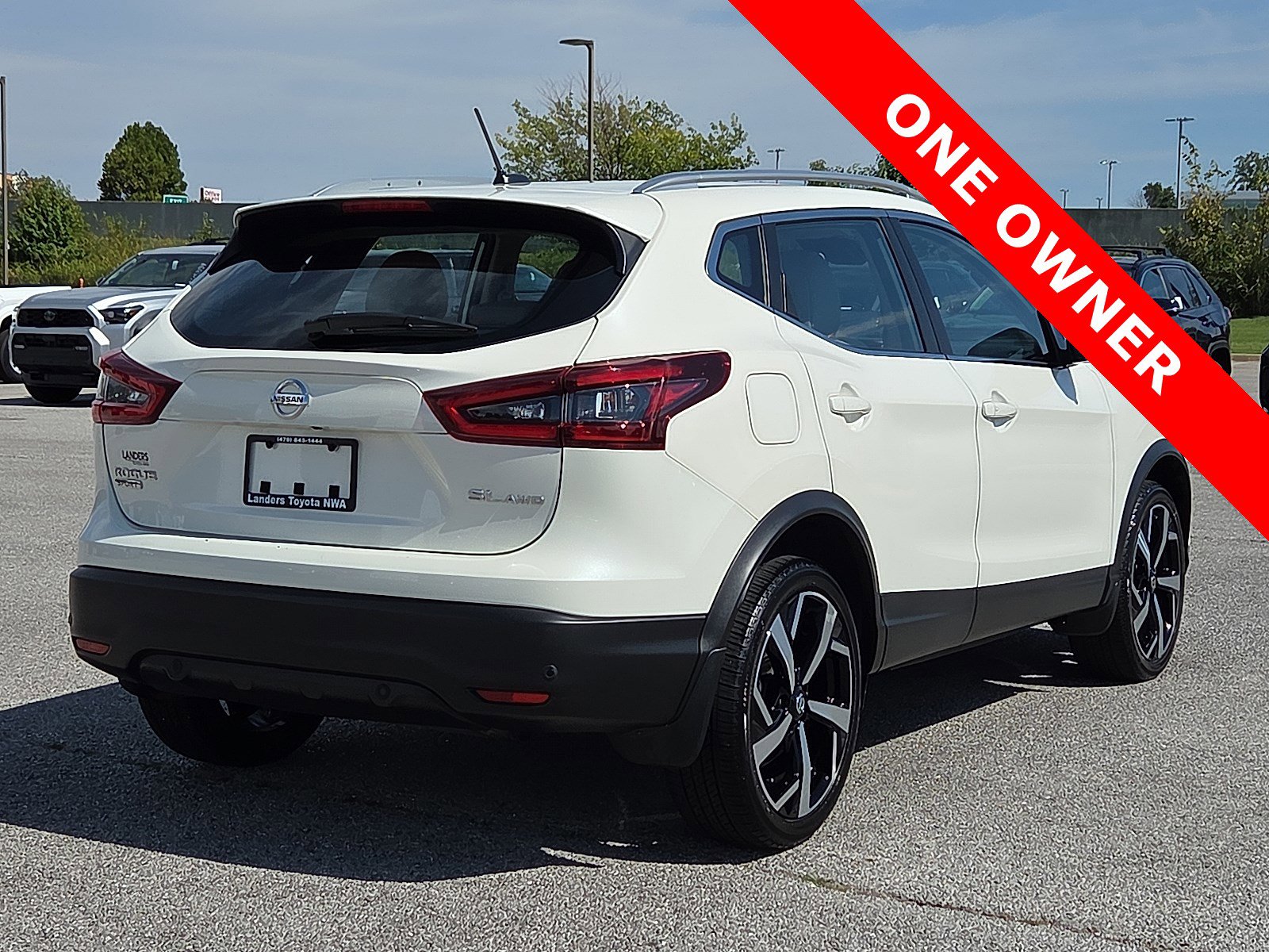 Used 2022 Nissan Rogue Sport SL image 5