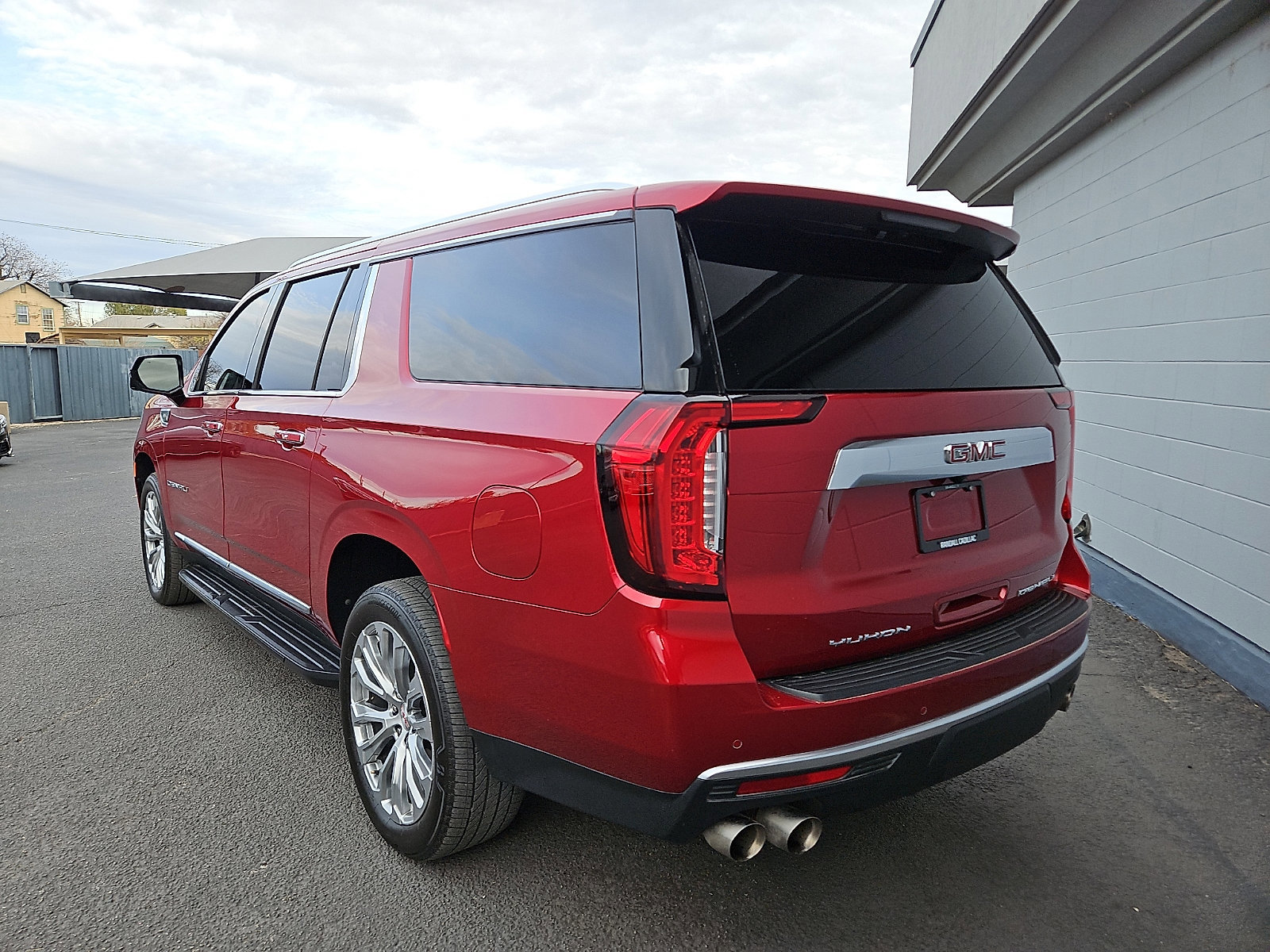 Used 2024 GMC Yukon XL Denali w/ Max Trailering Package image 3