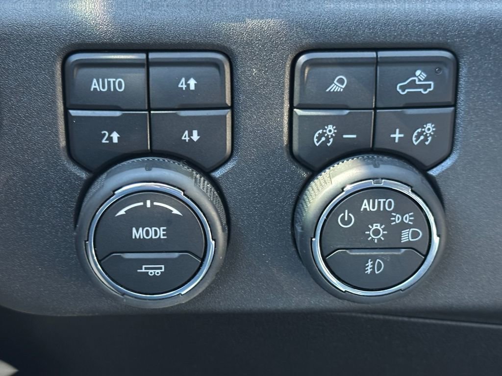 Used 2025 Chevrolet Silverado 1500 ZR2 w/ Technology Package image 23