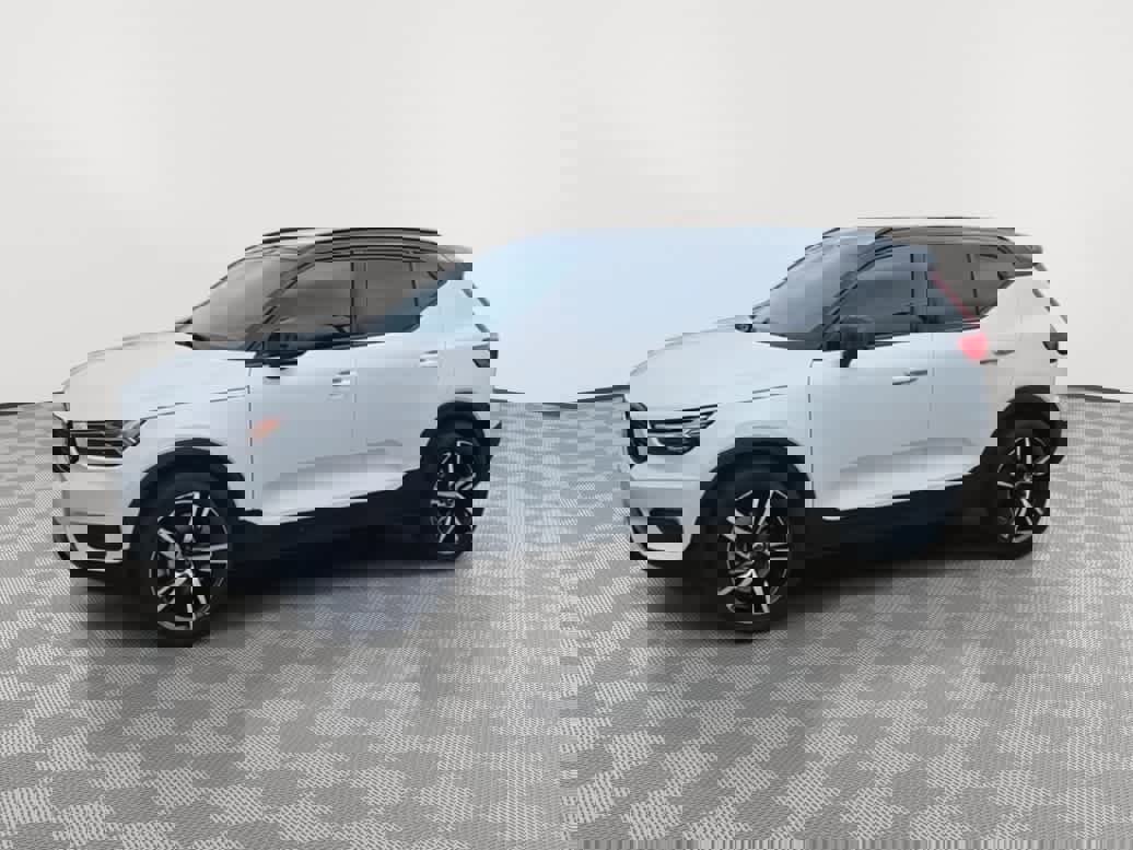 Used 2020 Volvo XC40 T5 R-Design AWD/4WD image 4