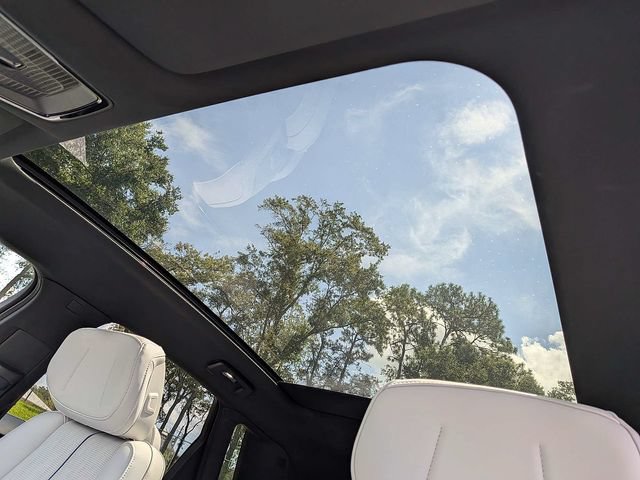 Certified 2024 Cadillac Lyriq Luxury AWD/4WD image 25