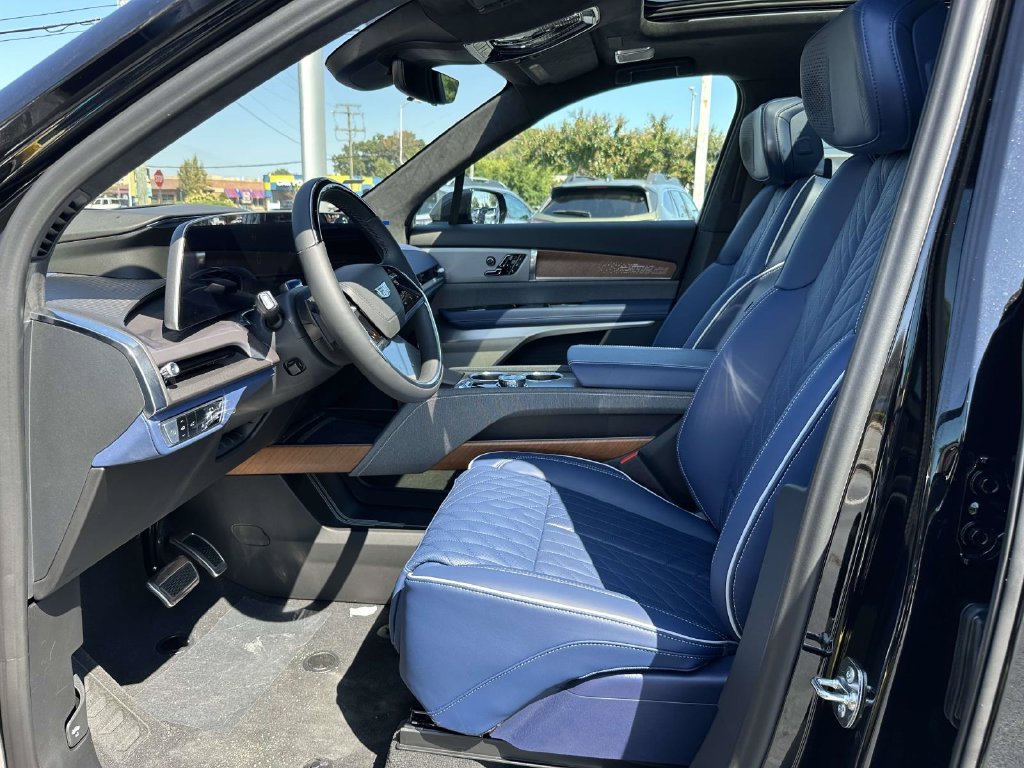 New 2026 Cadillac Vistiq Premium Luxury AWD/4WD image 16