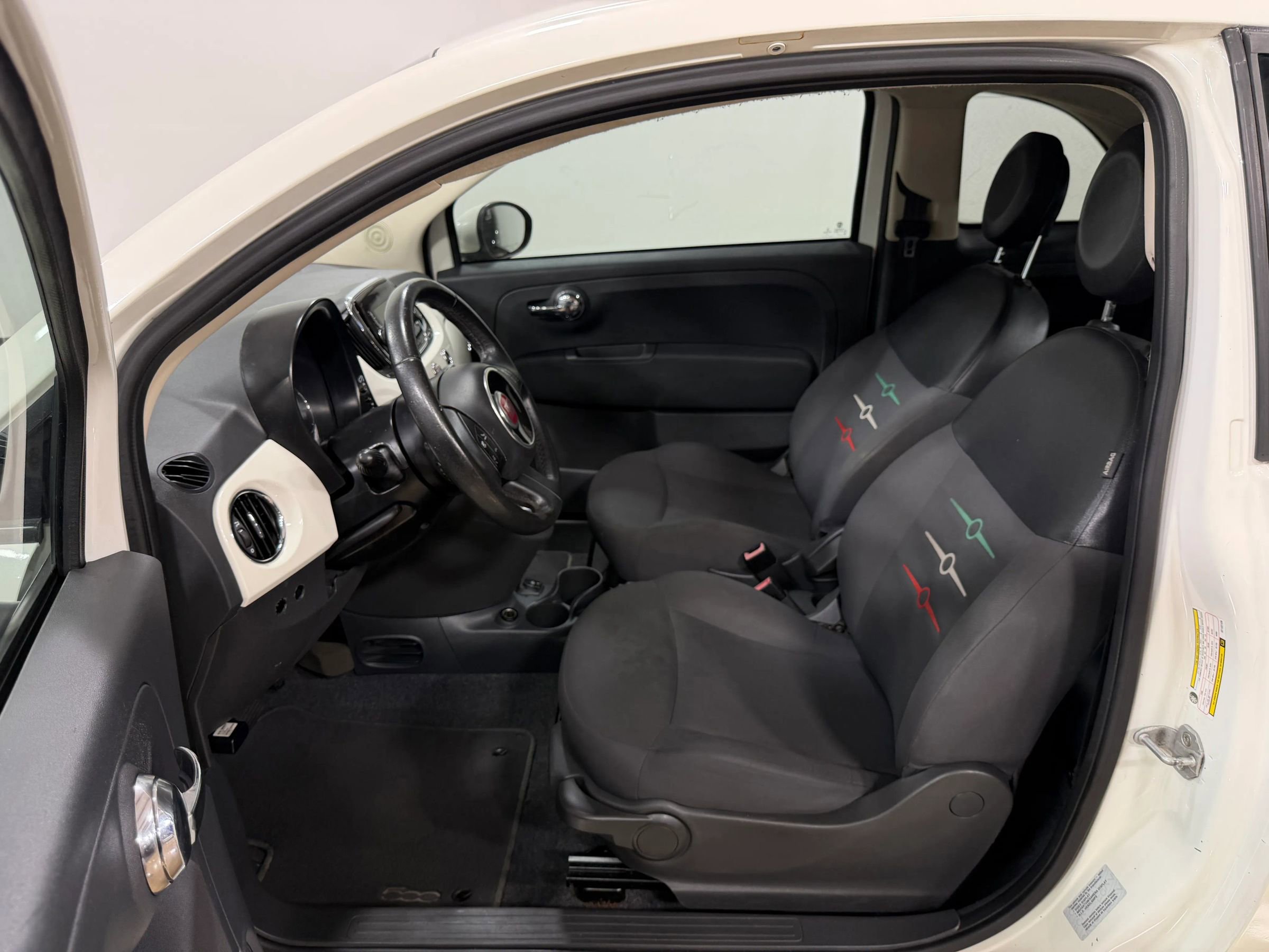 Used 2016 FIAT 500 Pop FWD image 12