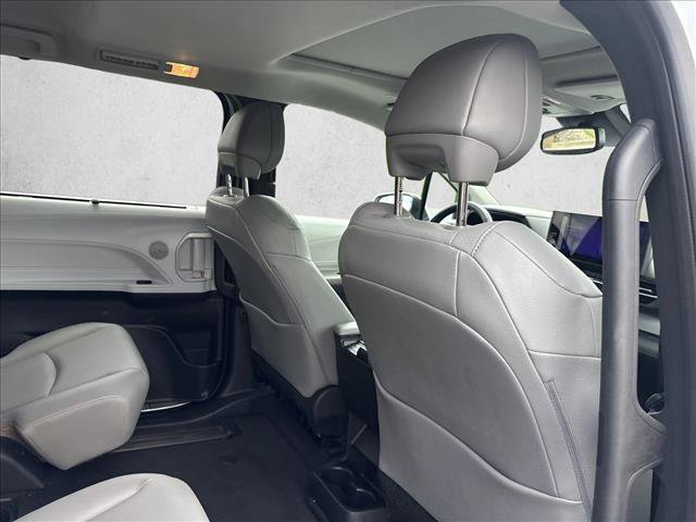 Used 2026 Toyota Sienna XLE FWD image 22