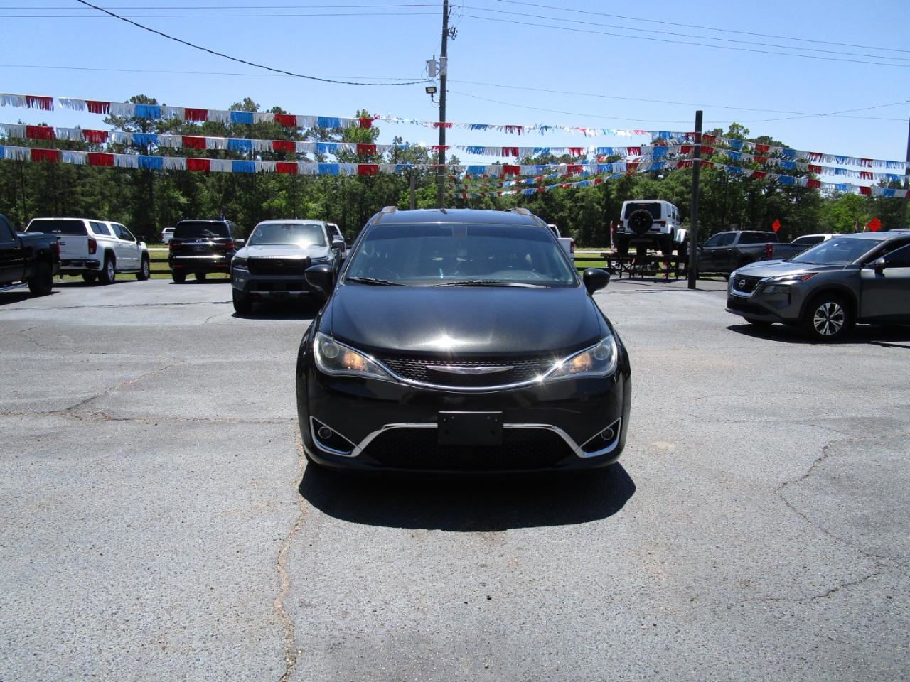 Used 2019 Chrysler Pacifica Touring-L FWD image 7