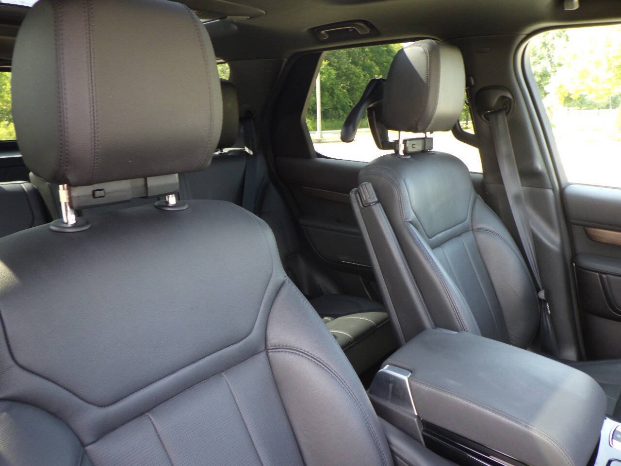 Used 2019 Land Rover Discovery HSE AWD/4WD image 17