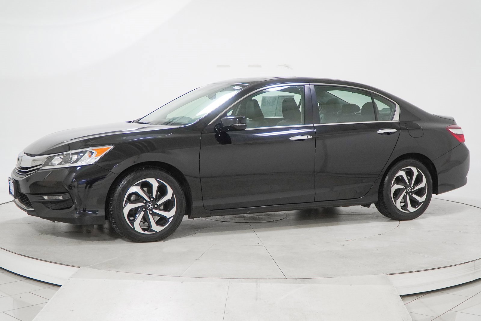 Used 2016 Honda Accord EX-L image 4