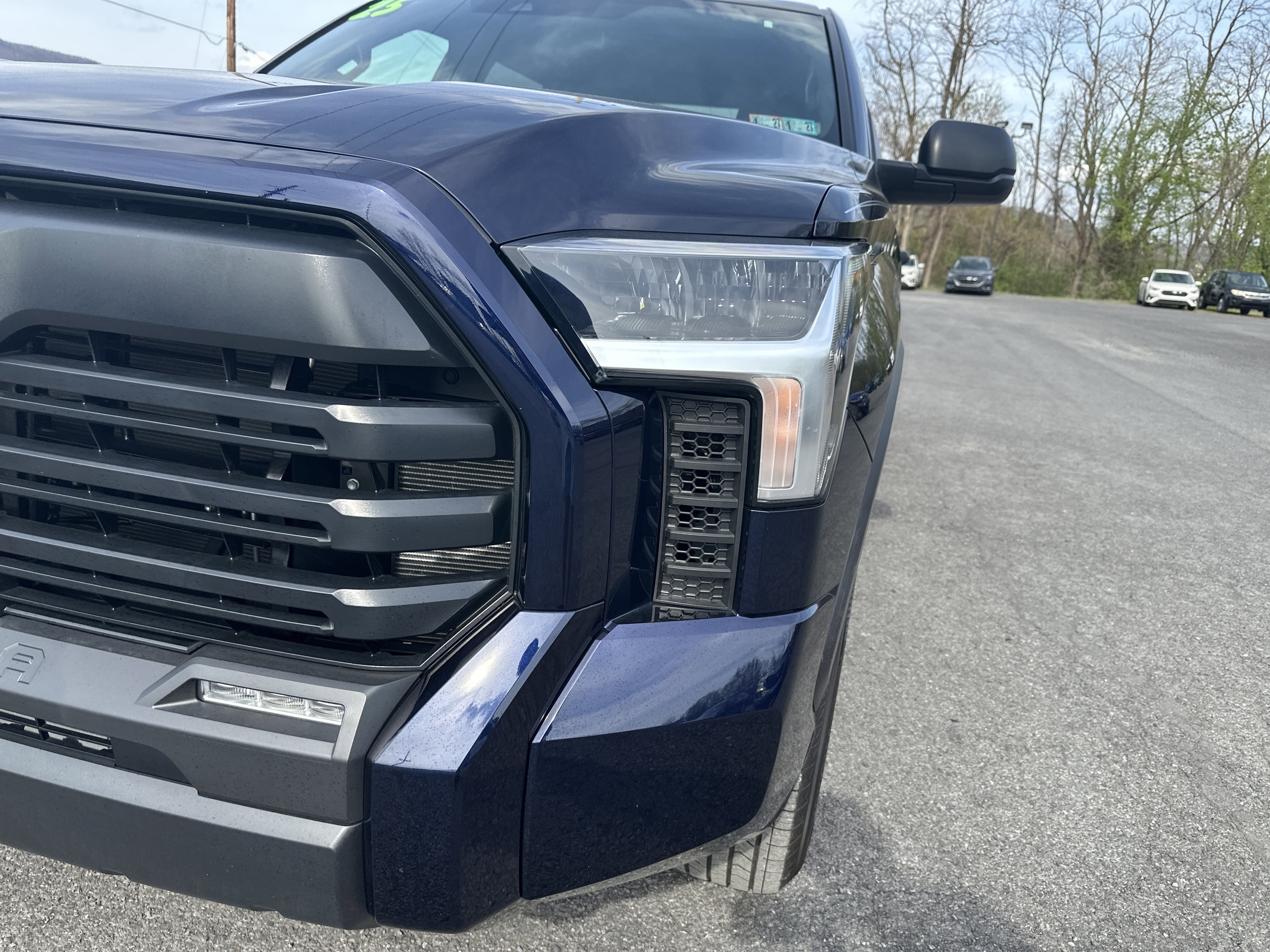 Used 2025 Toyota Tundra SR5 AWD/4WD image 10