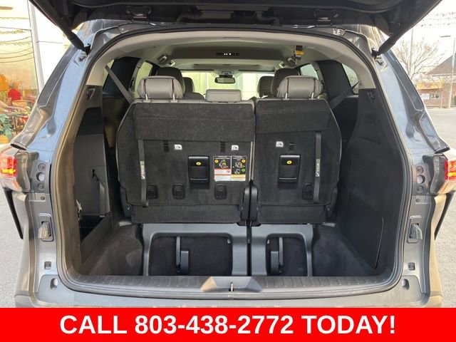 Used 2025 Toyota Sienna XLE image 33