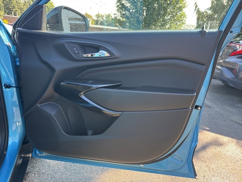 New 2025 Chevrolet Trax RS w/ Sunroof Package image 42