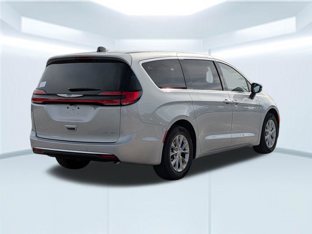 New 2026 Chrysler Pacifica Limited image 6
