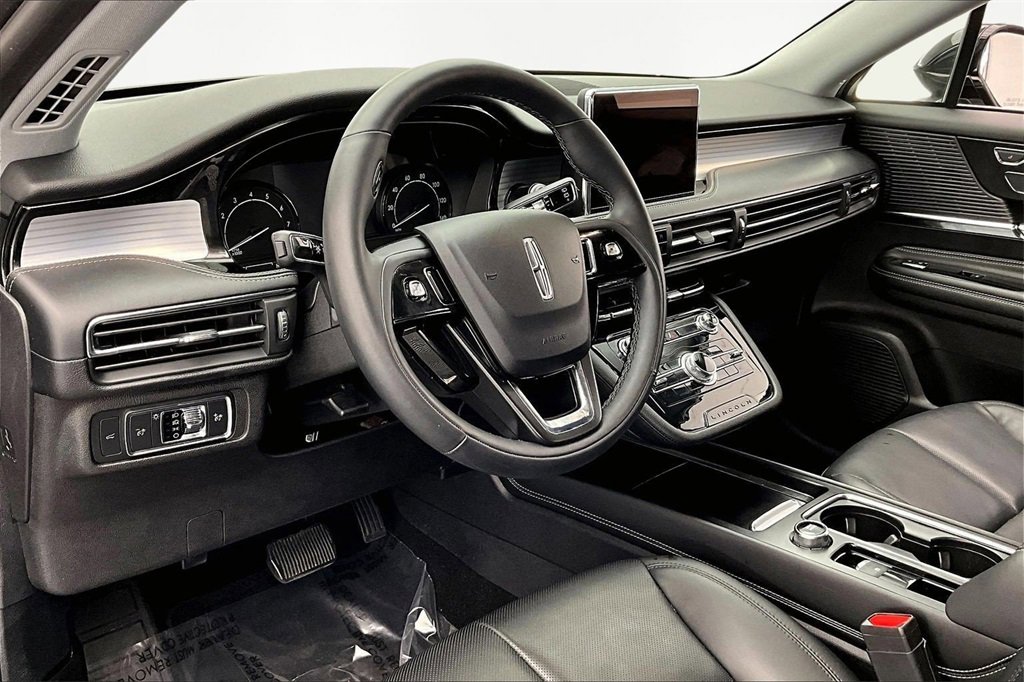 Used 2022 Lincoln Corsair AWD w/ Equipment Group 101A image 14