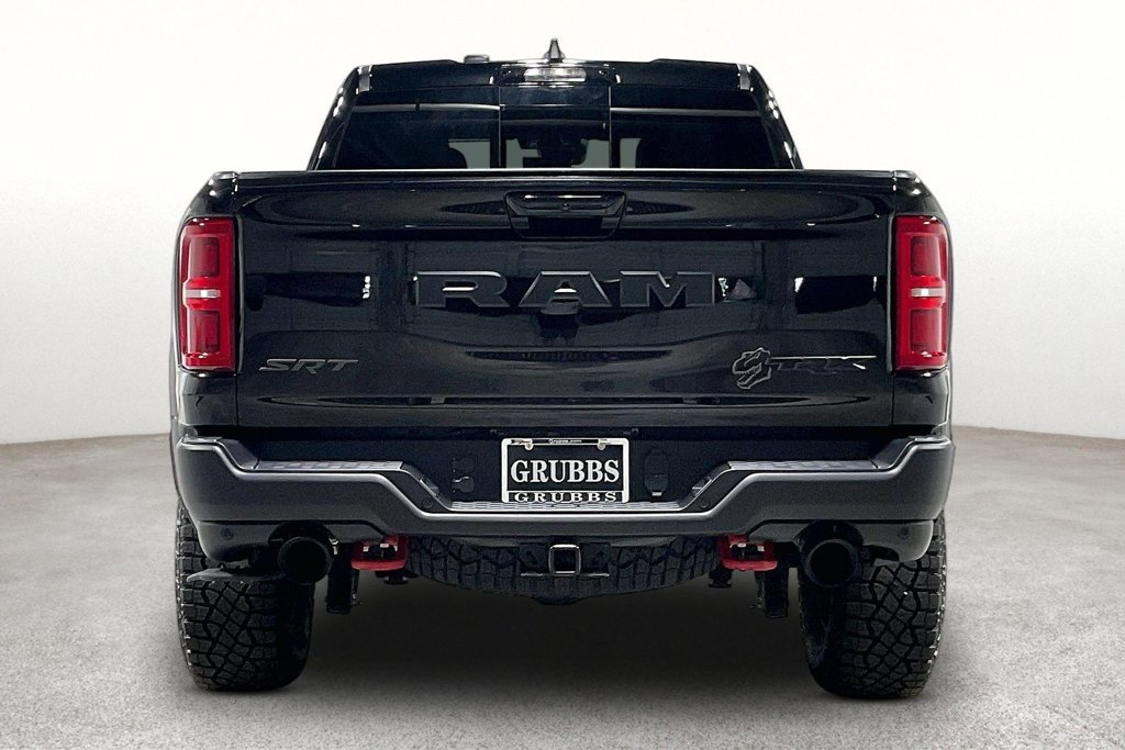 Used 2027 RAM 1500 4x4 Crew Cab image 5