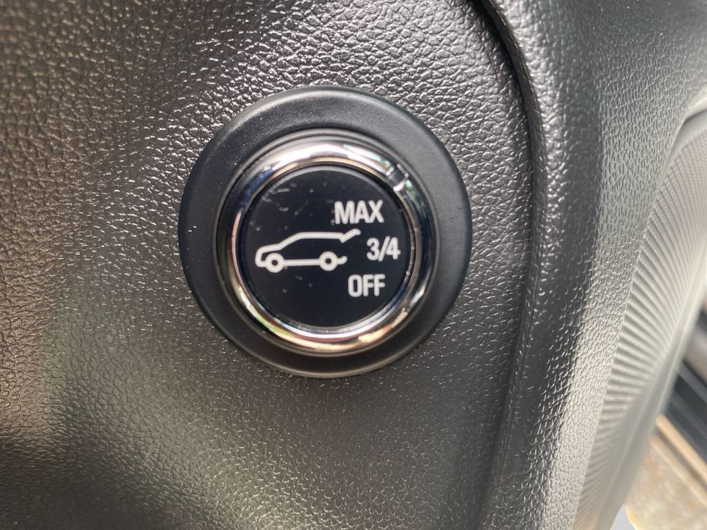 Used 2025 Buick Encore GX Sport Touring AWD/4WD image 37