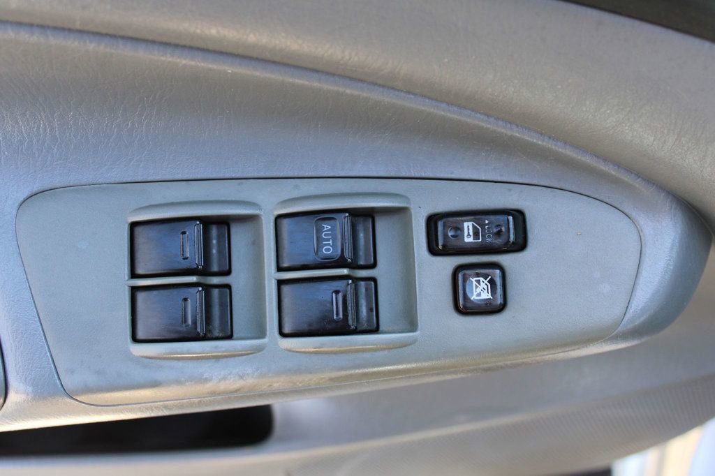 Used 2006 Toyota Tacoma PreRunner RWD image 18