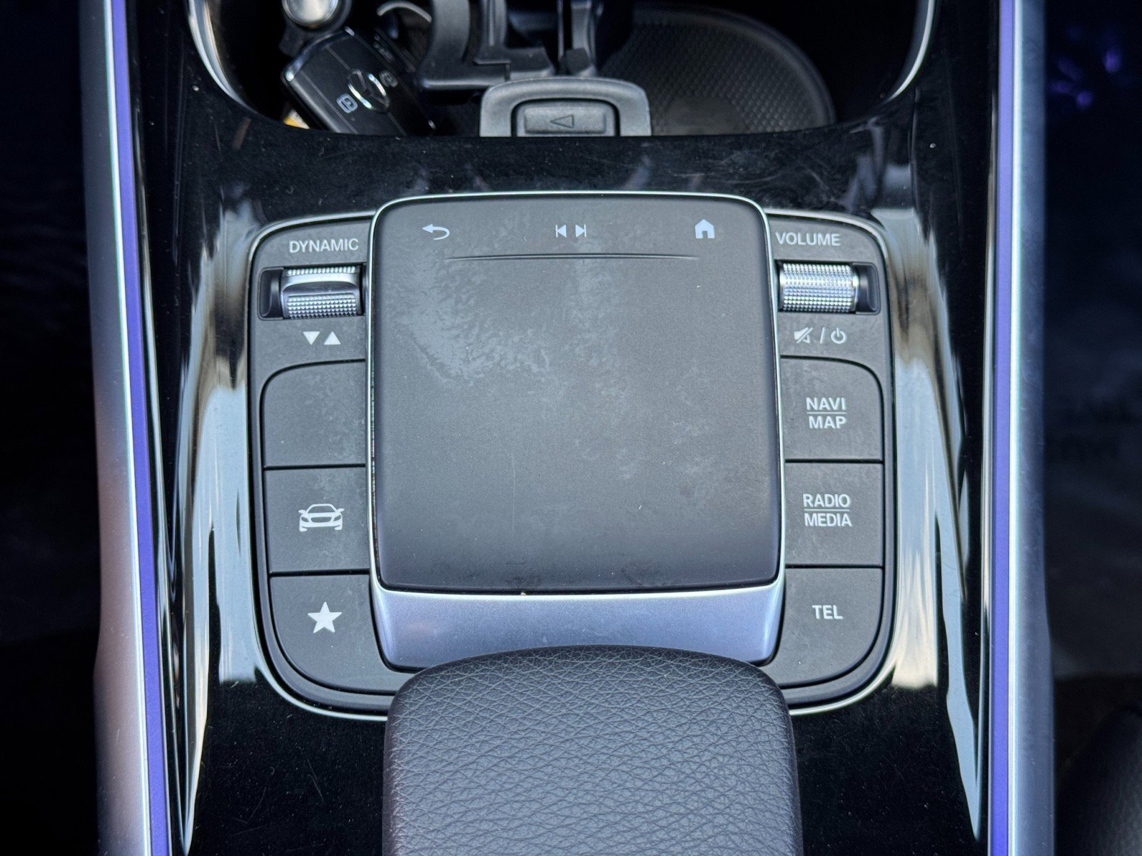 Used 2023 Mercedes-Benz GLB 250 w/ Premium Package image 33