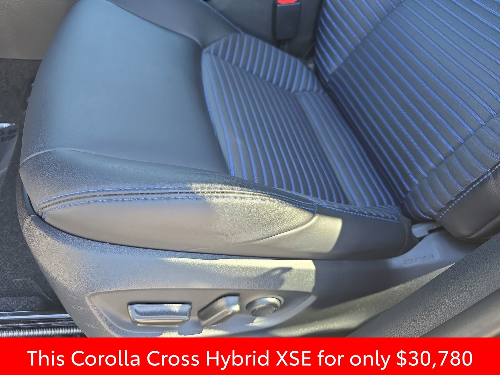 Used 2024 Toyota Corolla Cross XSE w/ Convenience Package image 37