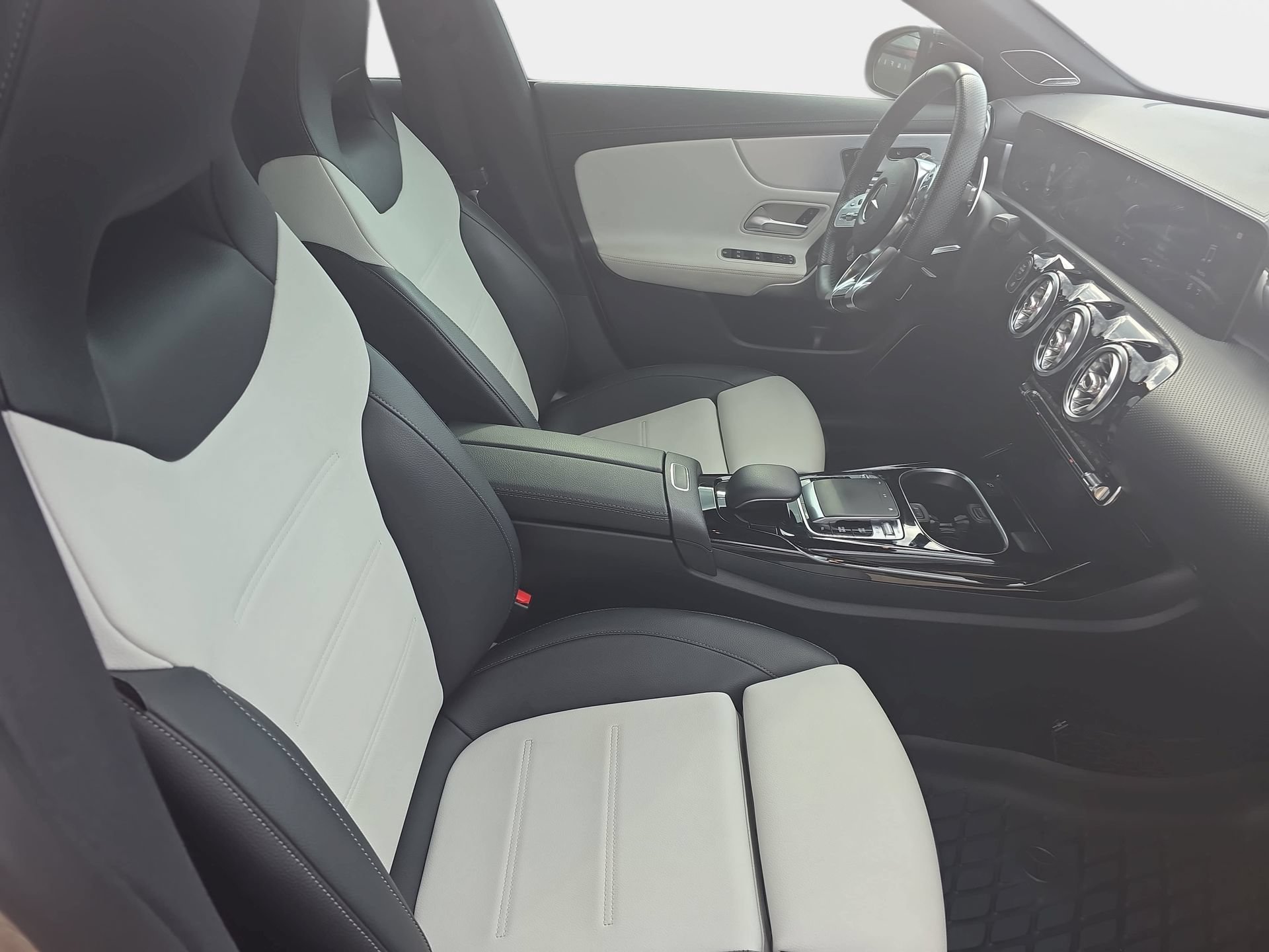 Used 2020 Mercedes-Benz CLA 35 AMG 4MATIC image 10