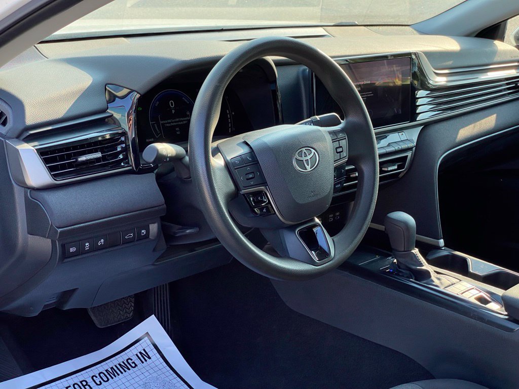 Used 2025 Toyota Camry LE FWD image 10