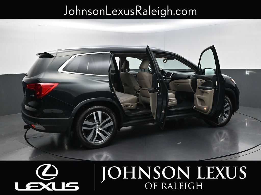 Used 2016 Honda Pilot Touring image 32