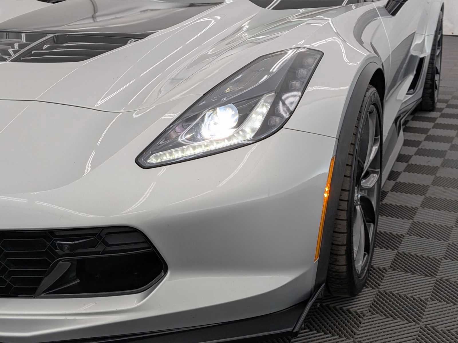Used 2019 Chevrolet Corvette Z06 RWD image 10