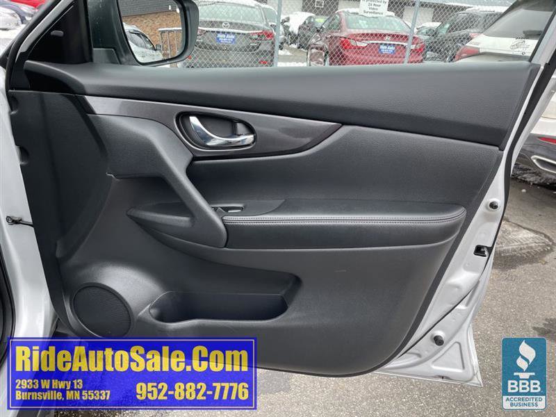 Used 2018 Nissan Rogue S image 13
