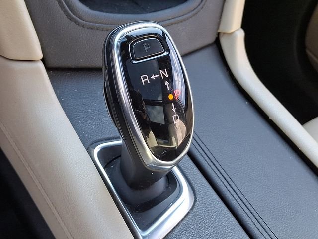 Used 2017 Cadillac XT5 Luxury w/ Driver Awareness Package image 16