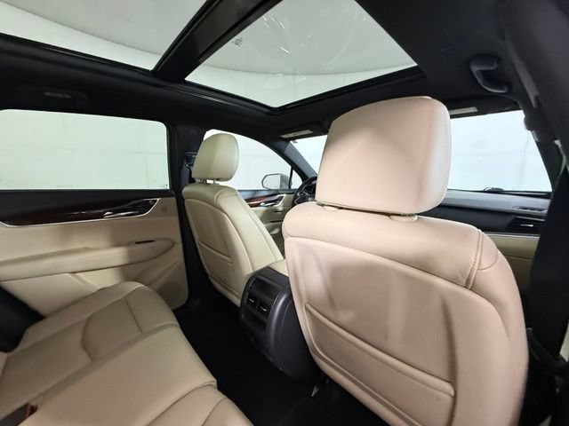 Used 2017 Cadillac XT5 Luxury w/ Driver Awareness Package FWD image 33