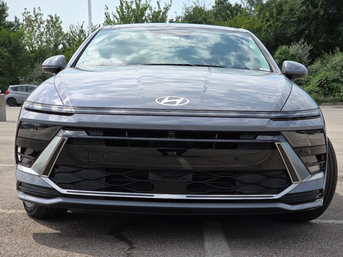 New 2026 Hyundai Sonata Limited FWD image 18