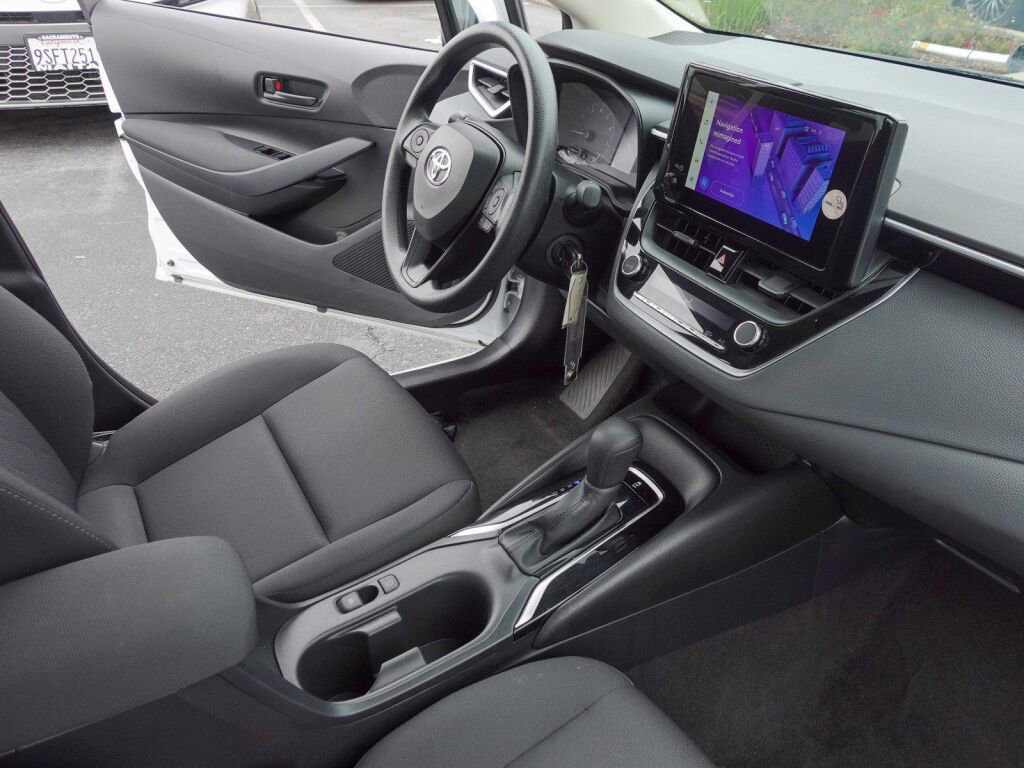 Used 2023 Toyota Corolla LE image 14