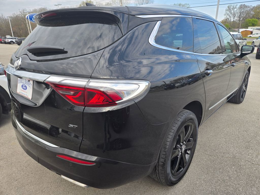 Used 2024 Buick Enclave Essence w/ Experience Buick Package FWD image 4
