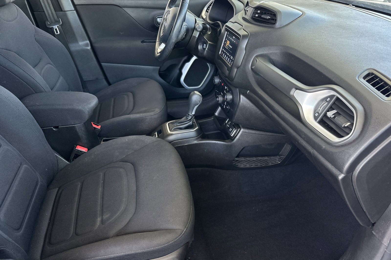 Used 2021 Jeep Renegade Latitude w/ Convenience Group image 15
