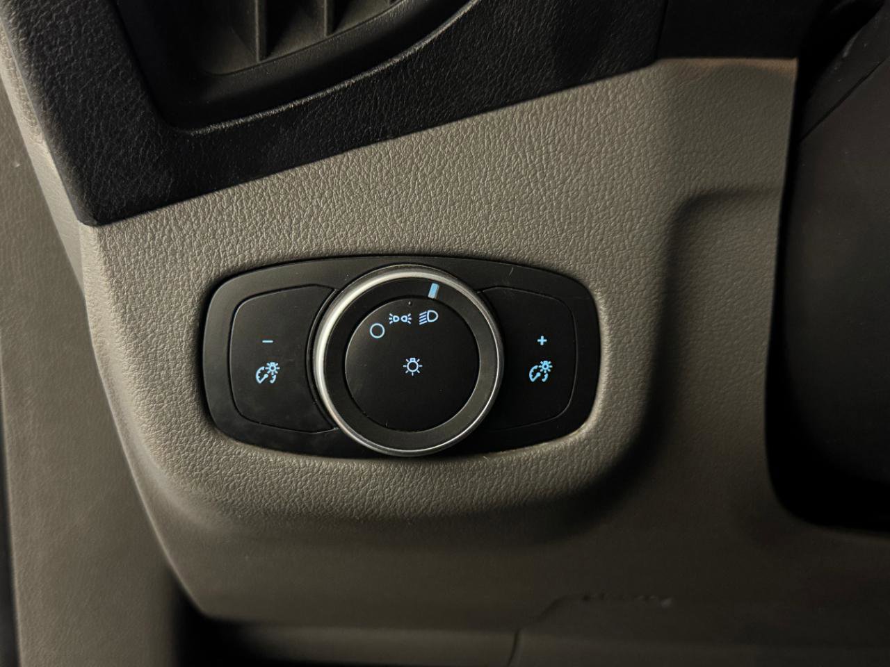 Used 2019 Ford Transit Connect XL image 18