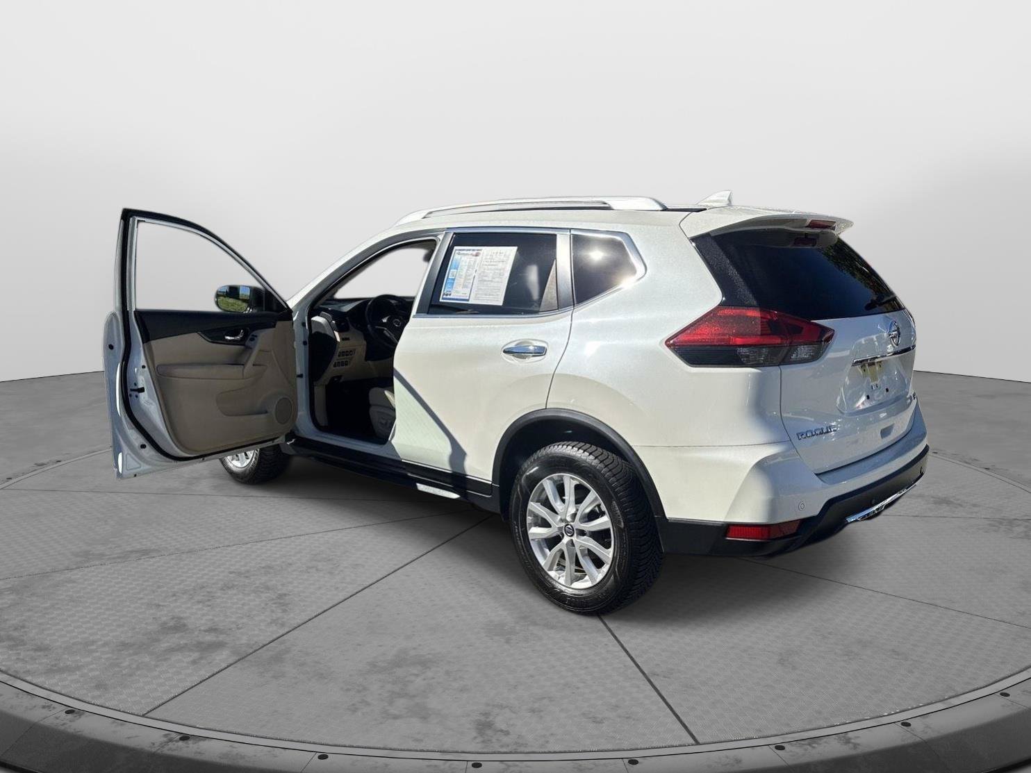 Used 2020 Nissan Rogue SV AWD/4WD image 10