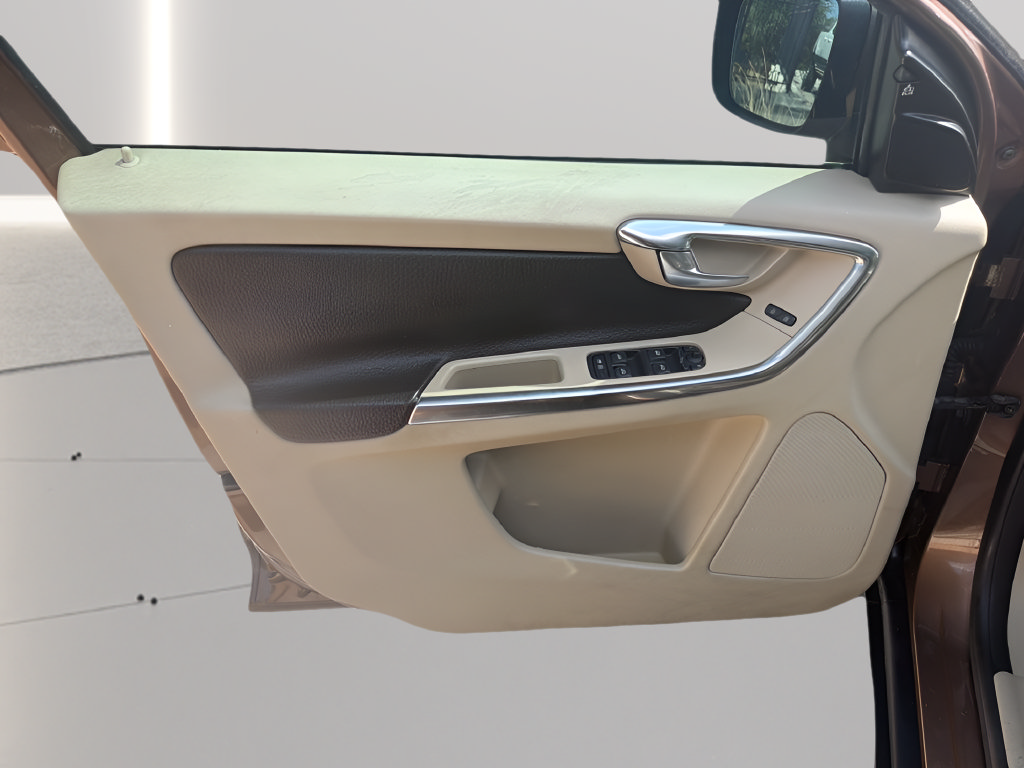 Used 2012 Volvo XC60 3.2 FWD image 13